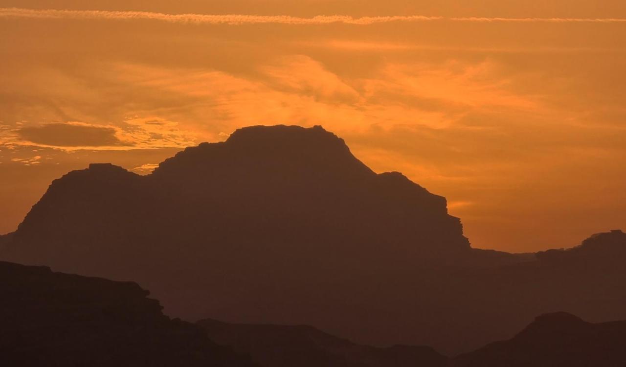 Wadi Rum Hugo Camp Exterior photo